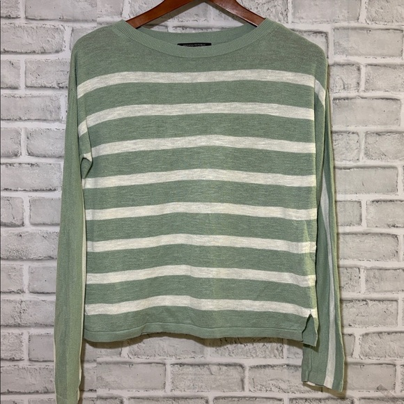 Banana republic women’s long sleeve sweater, green and white stripes size small - Picture 1 of 6